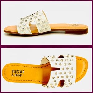 Bleecker bond SZ 9 edgy white studded sandals EUC